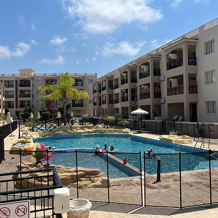 Royal Seacrest Residence Paphos 外观 照片