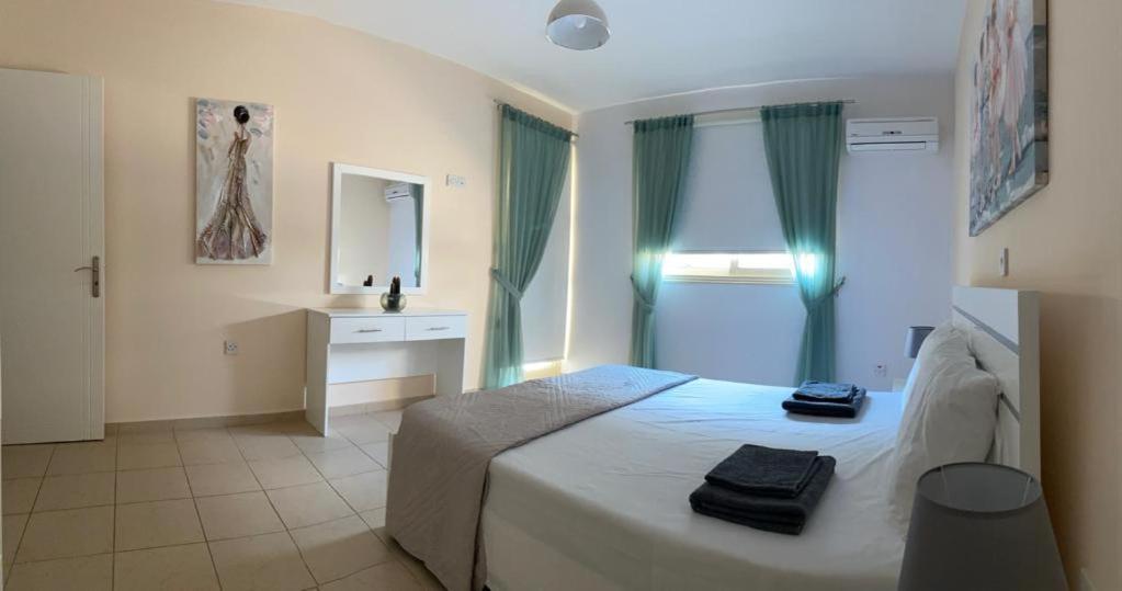 Royal Seacrest Residence Paphos 外观 照片