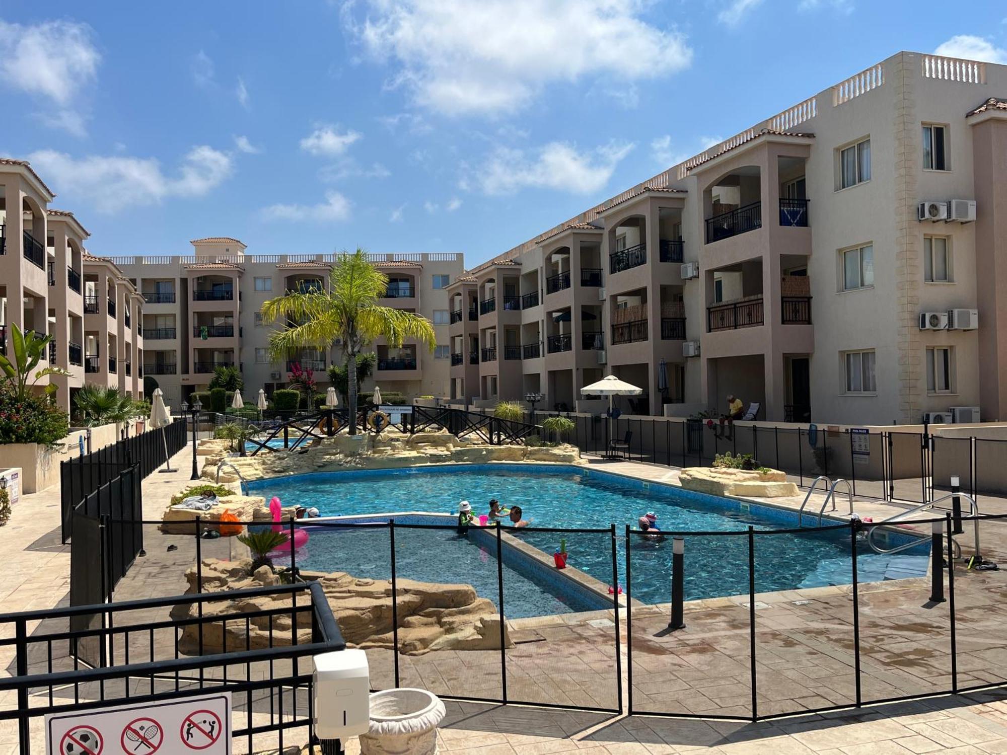 Royal Seacrest Residence Paphos 外观 照片